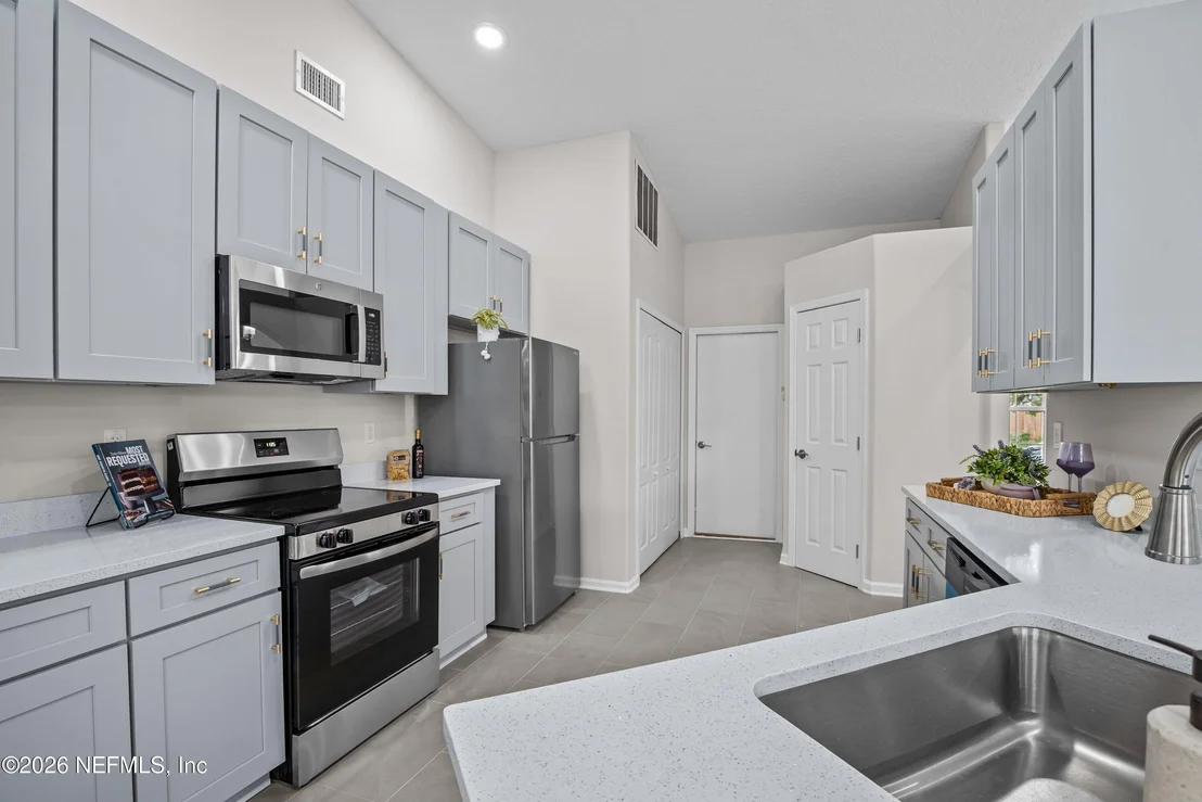Photo of 12193 CAPTIVA BLUFF Road S