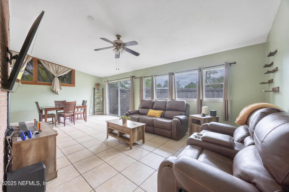 Photo of 1005 LAS ROBIDA Drive