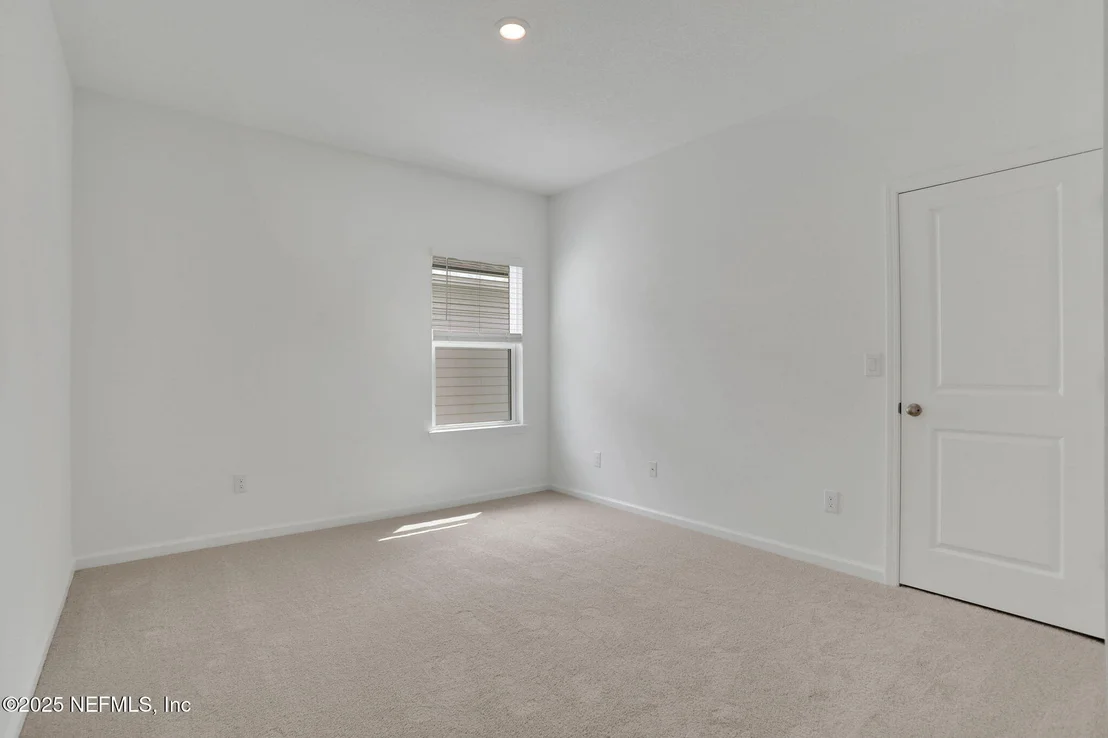 Photo of 643 FARMFIELD Drive