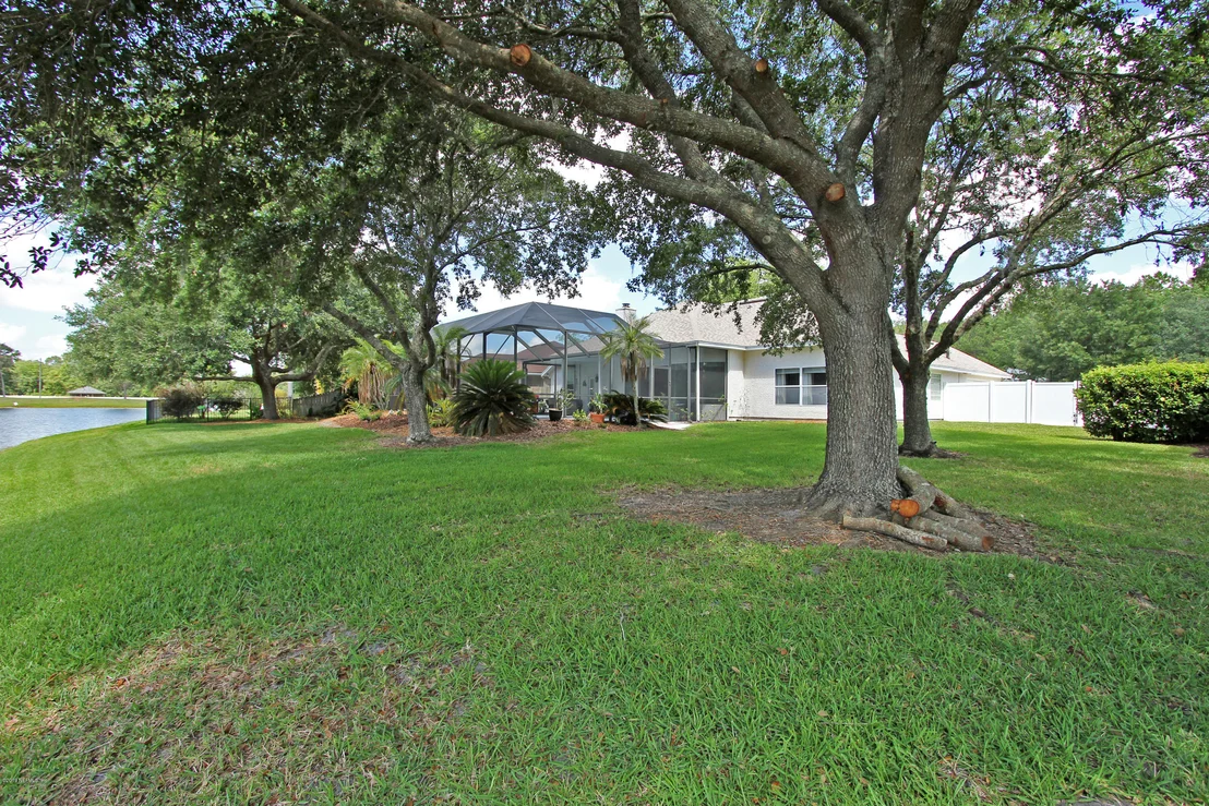 Photo of 124 IVY LAKES Drive