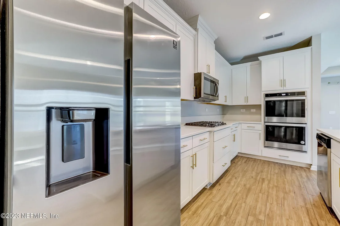 Photo of 152 WINDERMERE Way