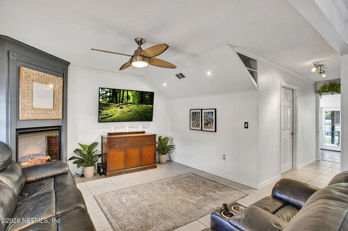Photo of 8160 WENDOVER Road