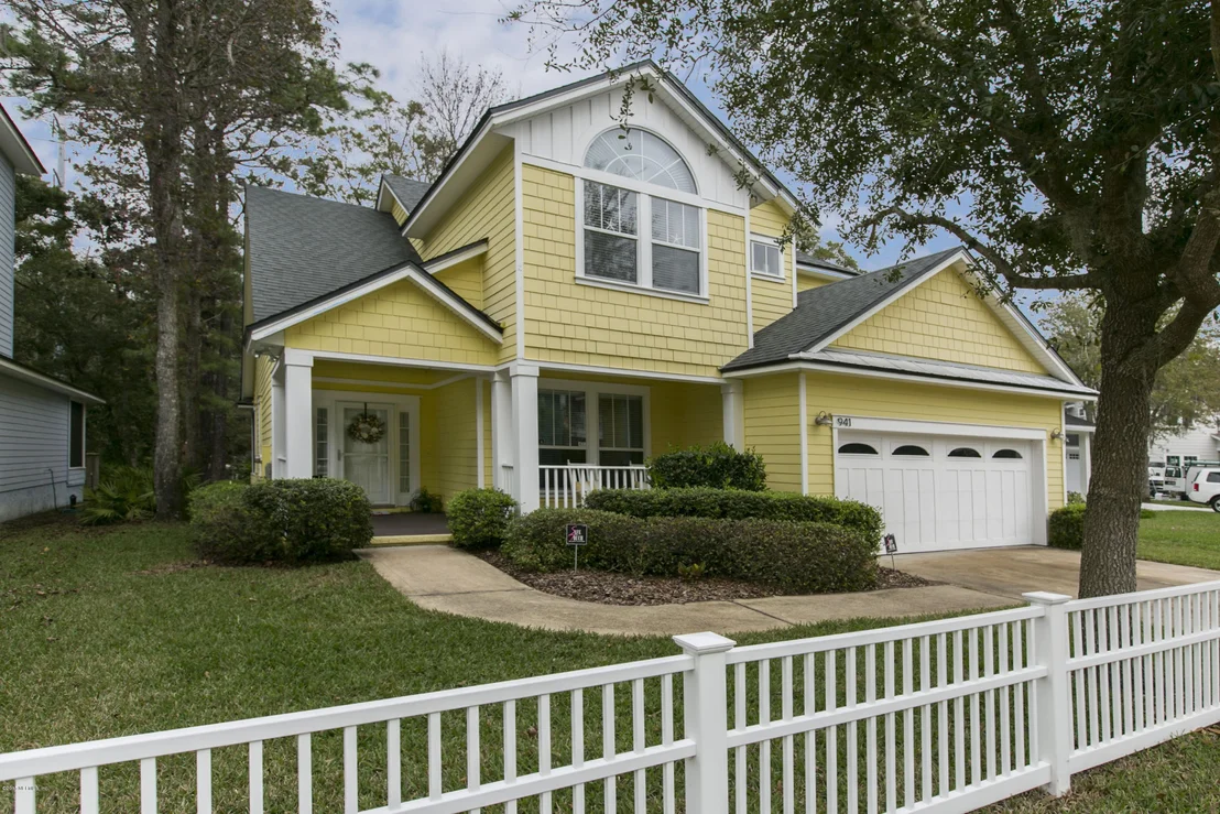 Photo of 941 Paradise Circle