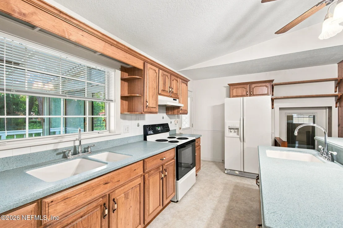 Photo of 1478 GATELY Road