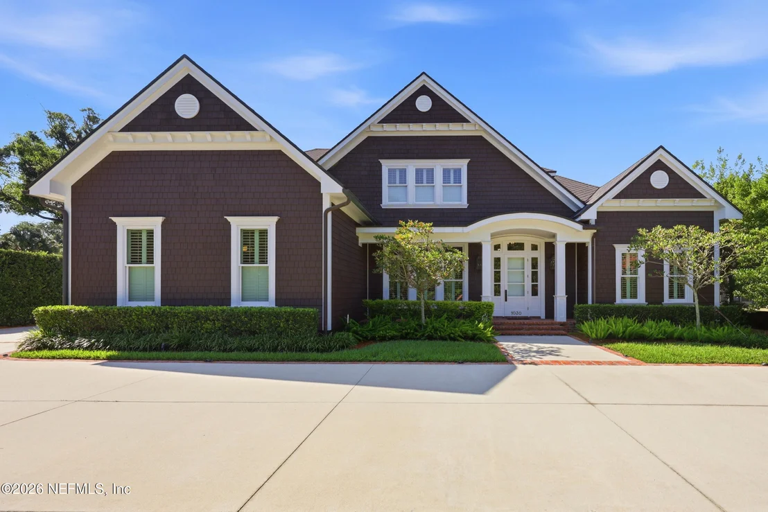 Photo of 1030 MAPLE Lane
