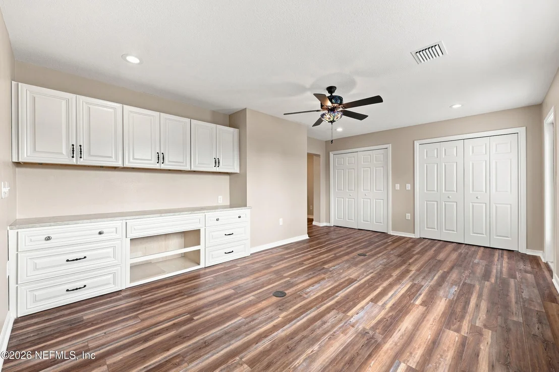 Photo of 2069 MONMOUTH Circle