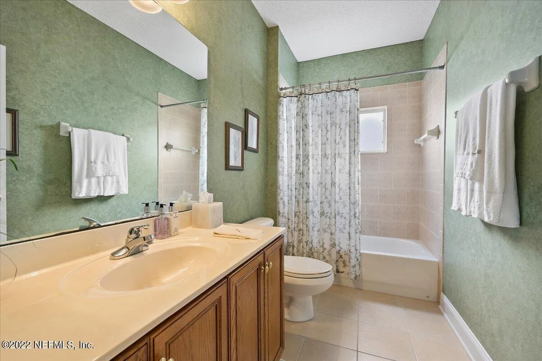 Photo of 816 EAGLE POINT Drive