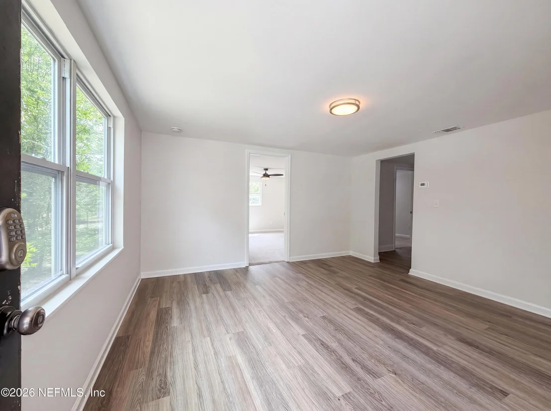 Photo of 7008 THURSTON Road