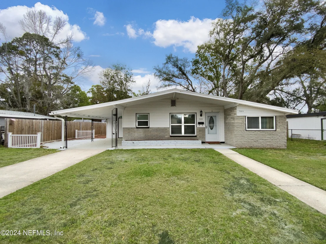 Photo of 7505 CENTAURI Road