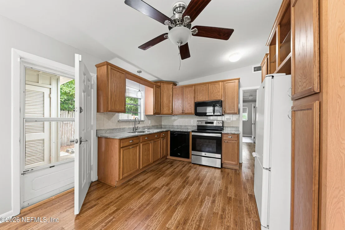 Photo of 6929 ROLLO Road