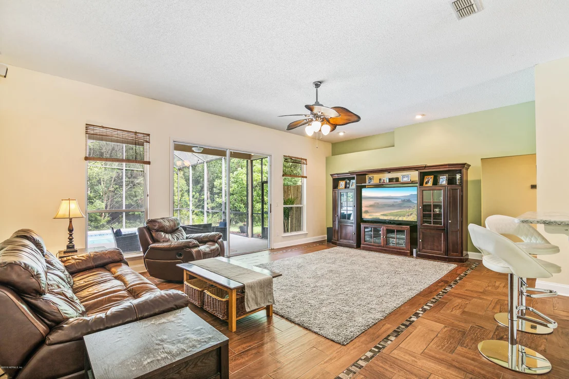Photo of 221 JOHNS GLEN Drive