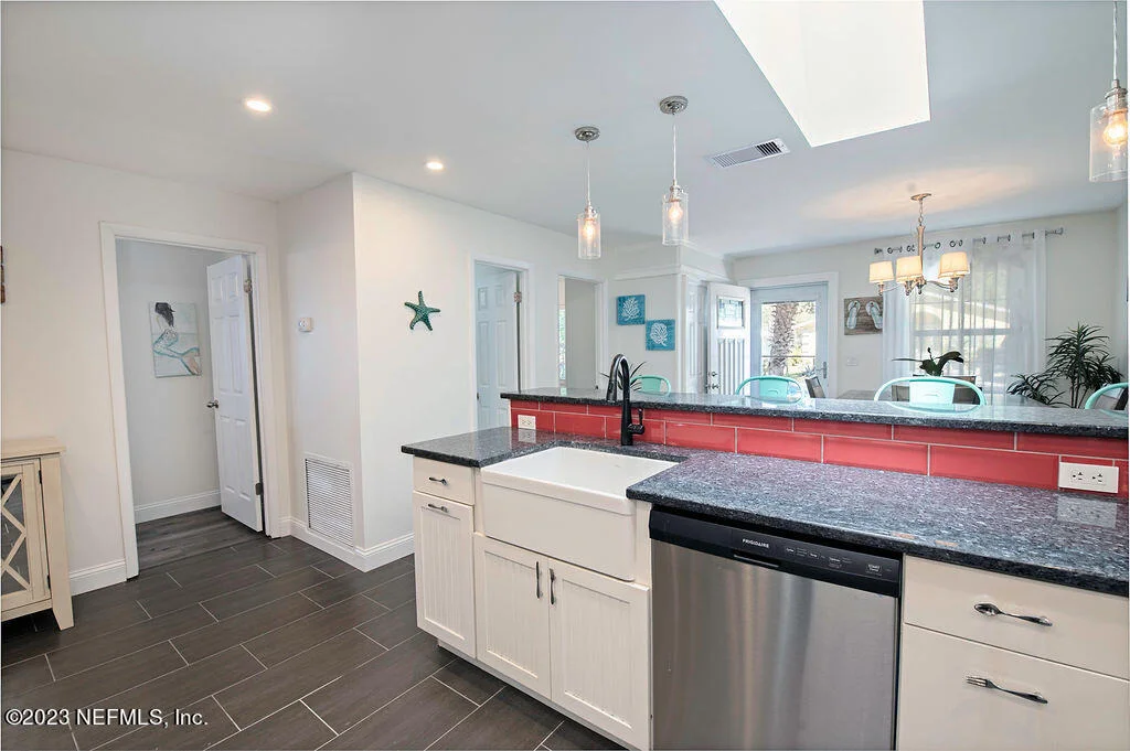 Photo of 405 E Street