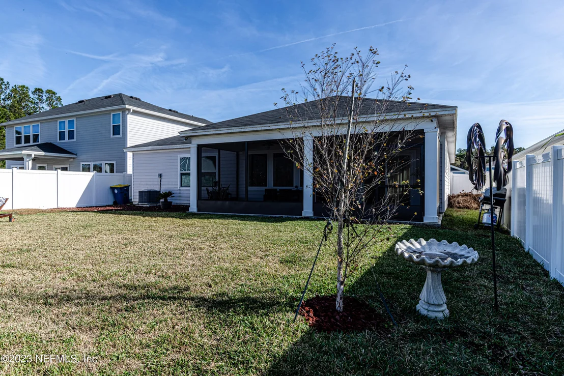 Photo of Unit 6 at 12056 BRIDGEHAMPTON Road