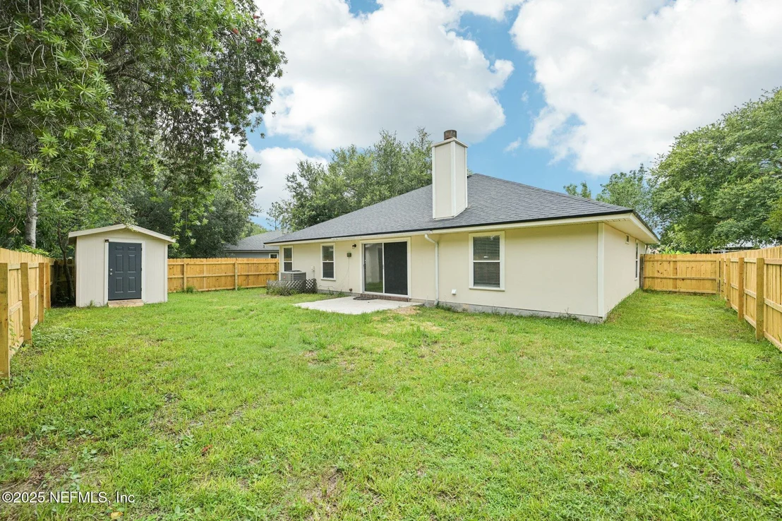 Photo of 8761 REDLEAF Court