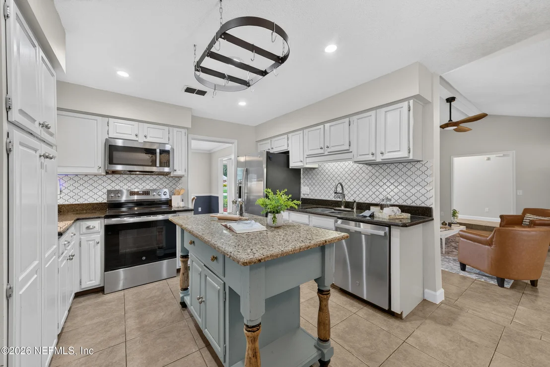 Photo of 3735 HELICON Drive