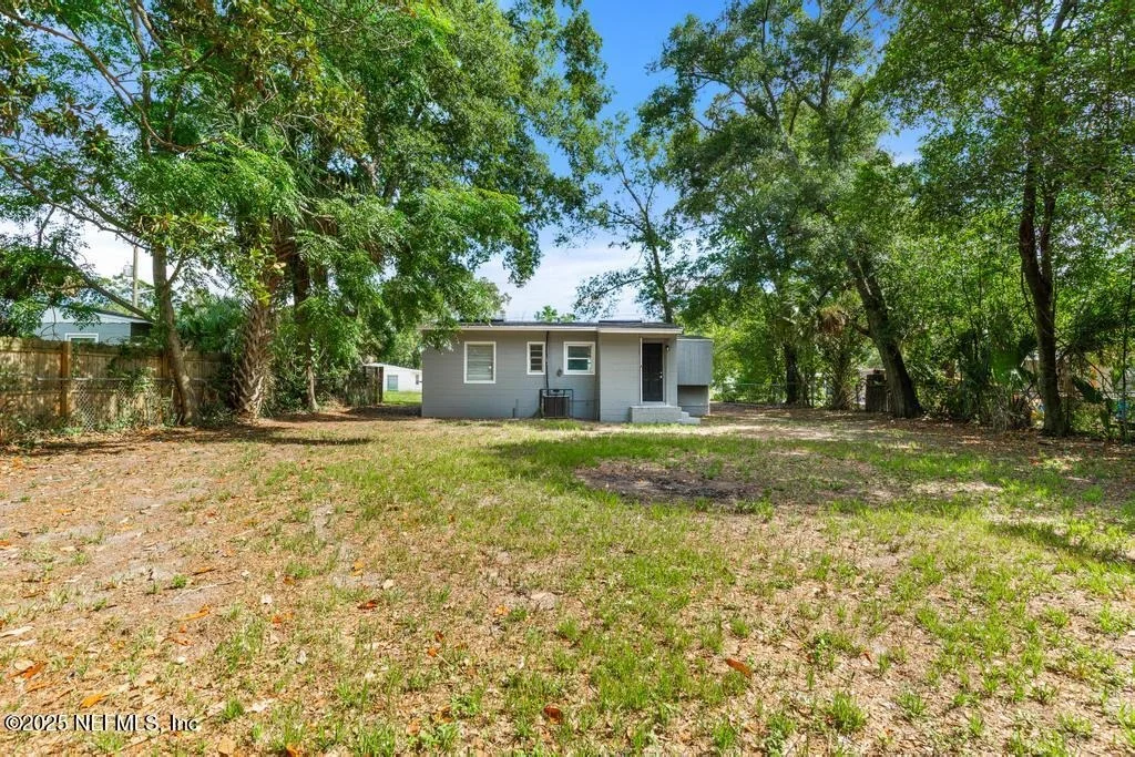 Photo of 9814 BUNCOME Road