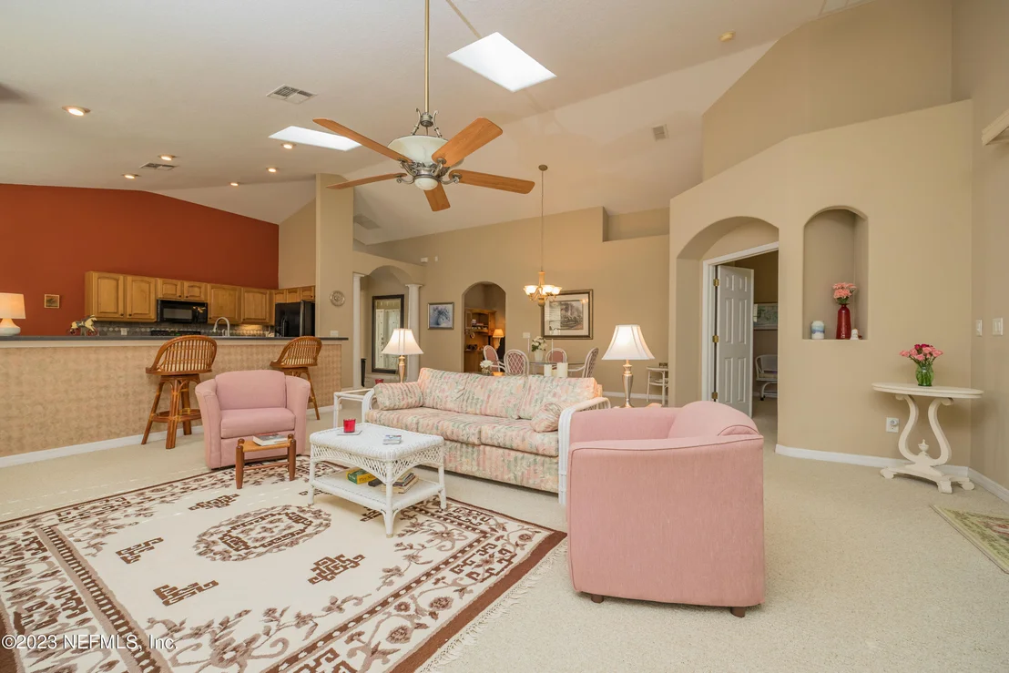 Photo of 844 CRESTWOOD Drive