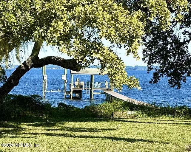 Photo of 930 RIVER Road