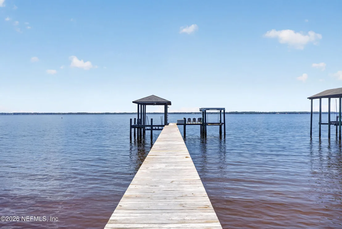 Photo of 239 RIVER Road