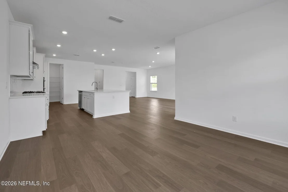 Photo of 565 FARMFIELD Drive