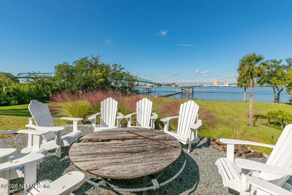 Photo of 4626 RIVER POINT Road W
