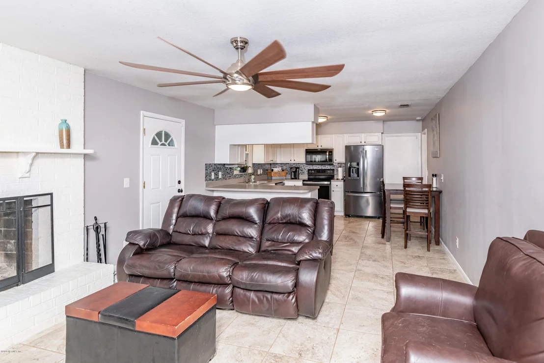 Photo of 2012 DELRAY Avenue
