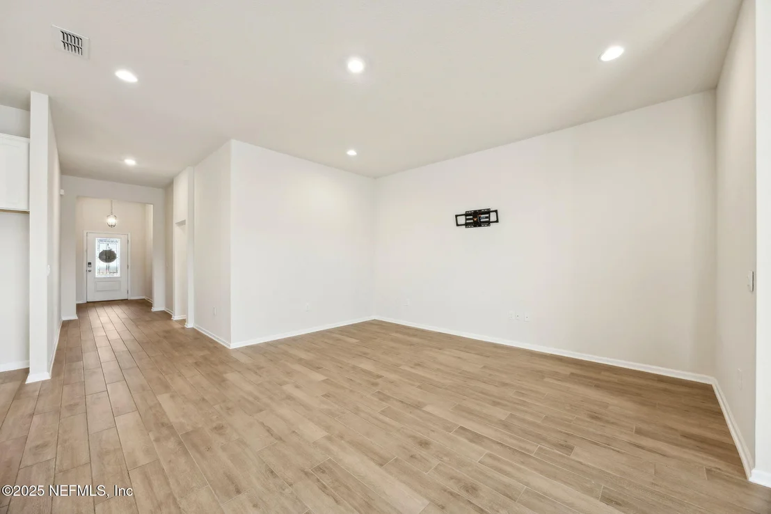 Photo of 70414 WINDING RIVER Drive