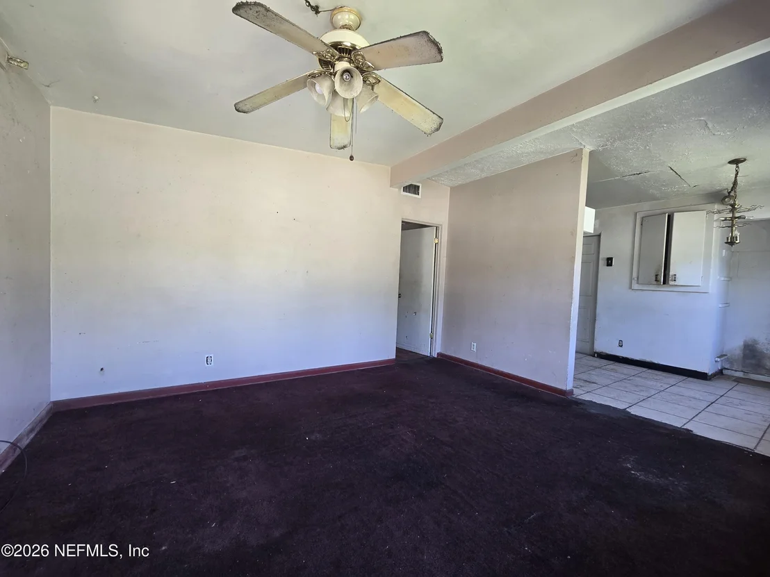 Photo of 2736 LIPPIA Road