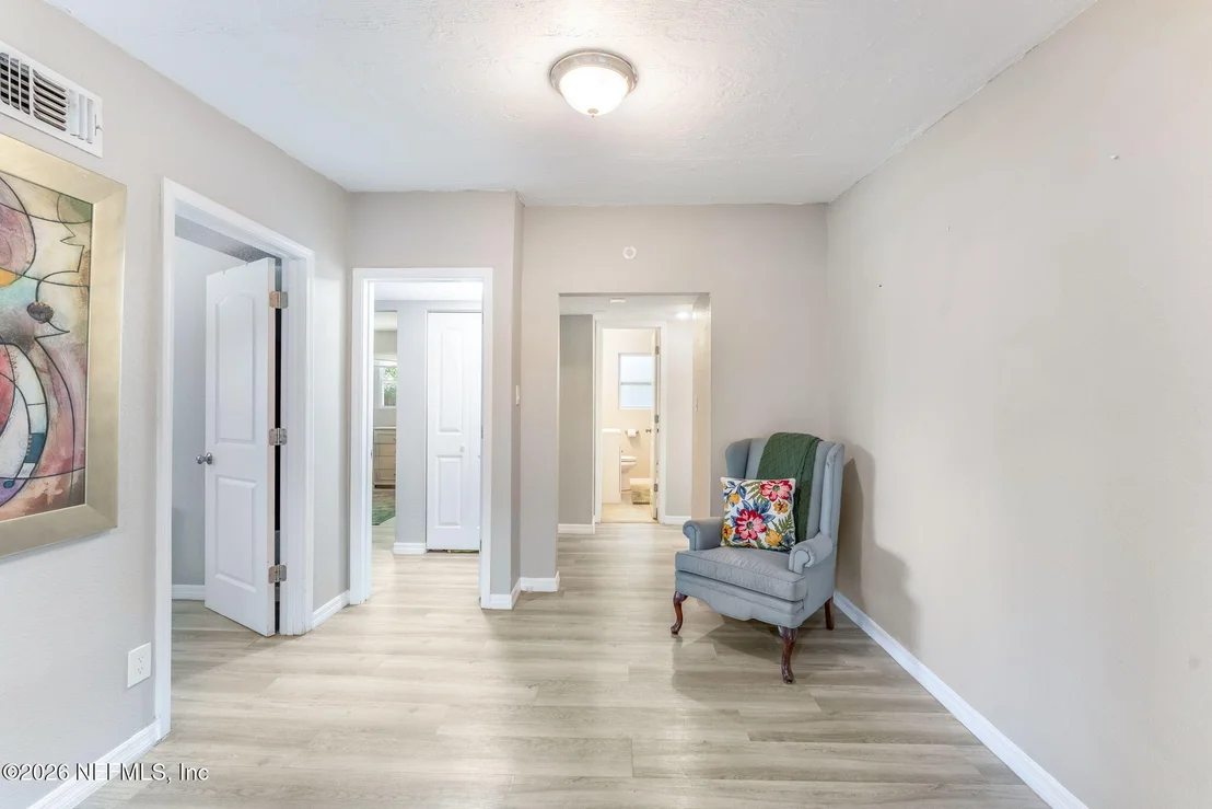 Photo of 7541 MAYAPPLE Road