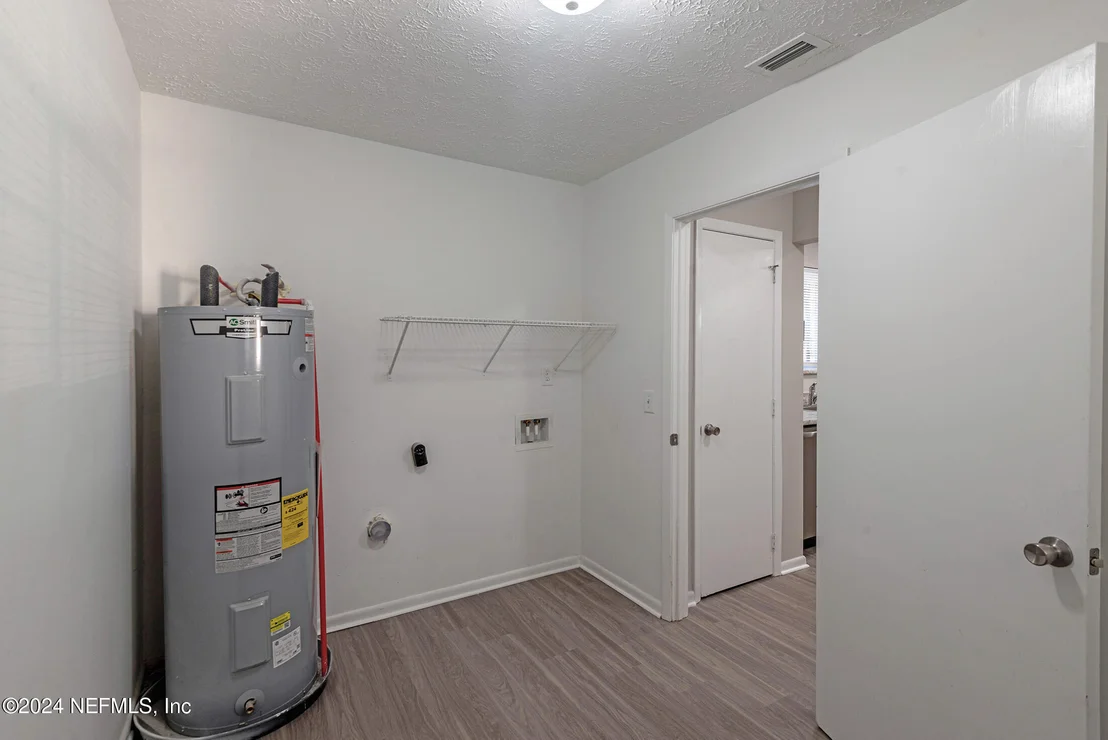 Photo of 7995 SARCEE Trail