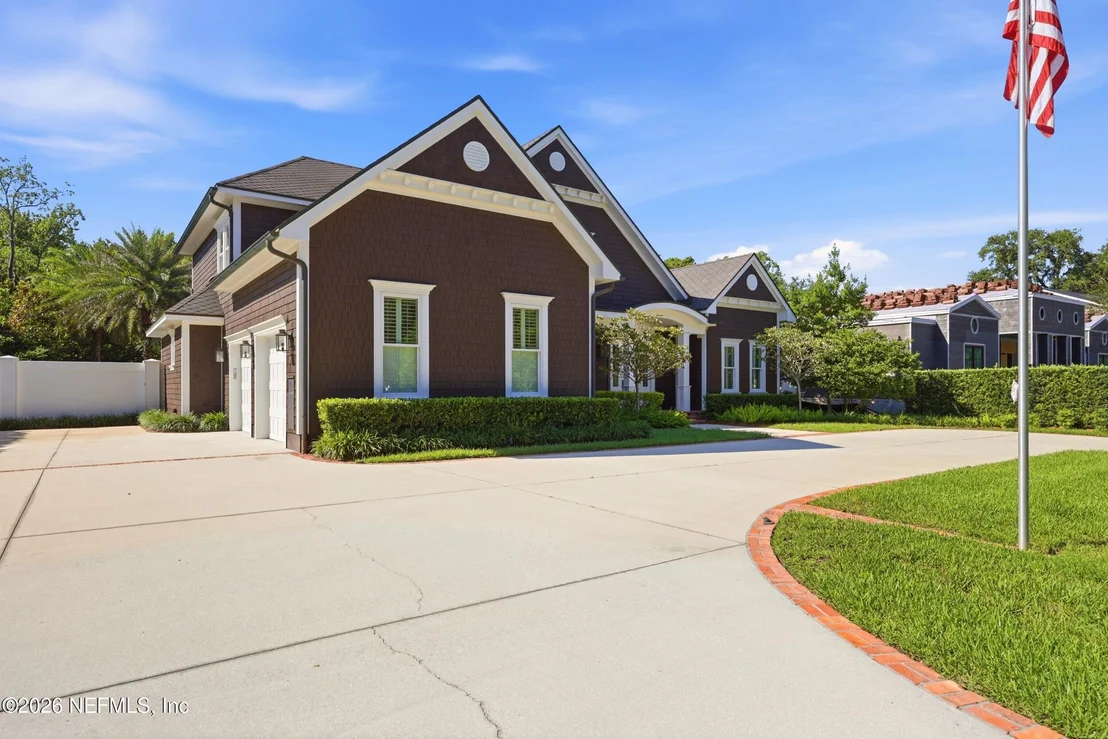 Photo of 1030 MAPLE Lane