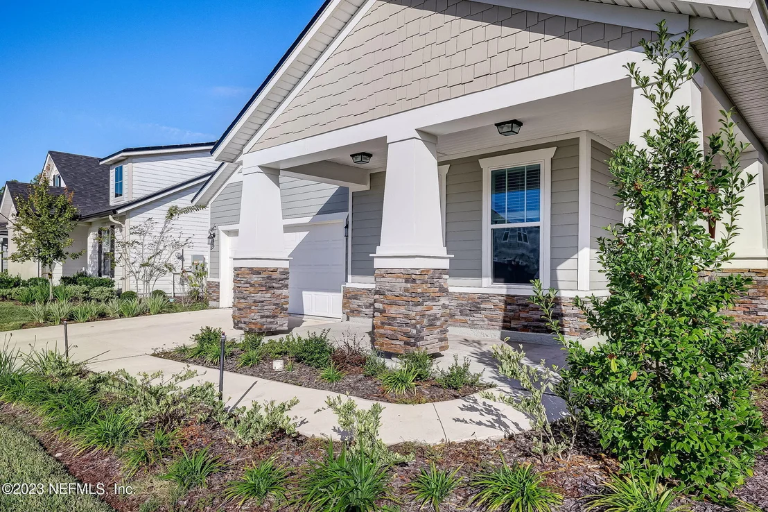 Photo of 152 WINDERMERE Way