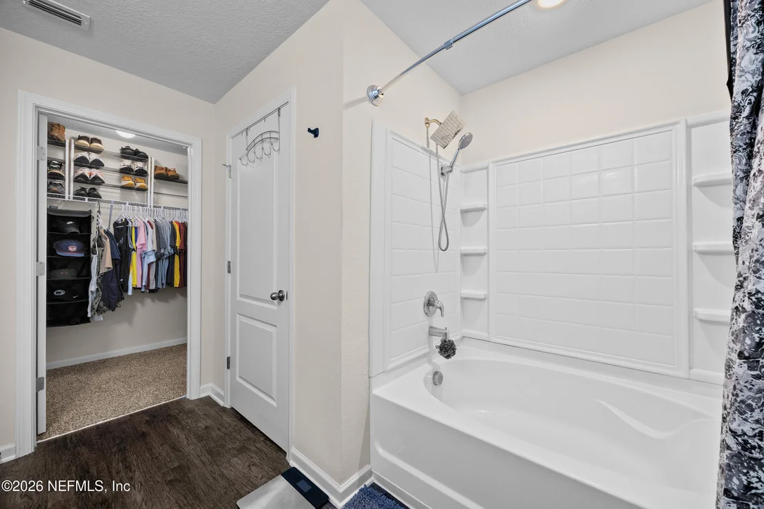Photo of 70168 ROSEAPPLE Court
