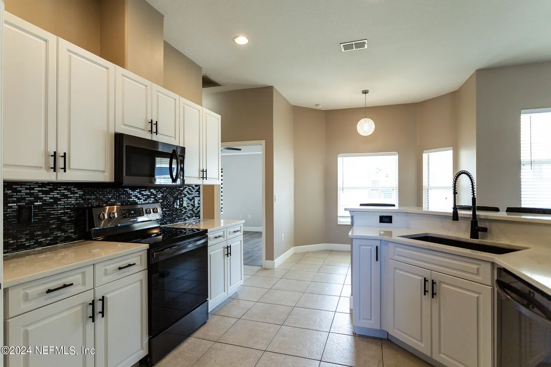 Photo of 4 RIVER Place