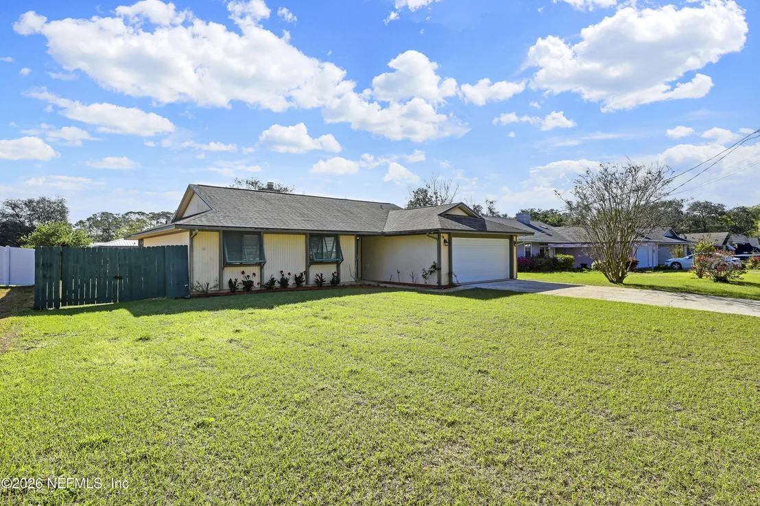Photo of 111 LOBELIA Road