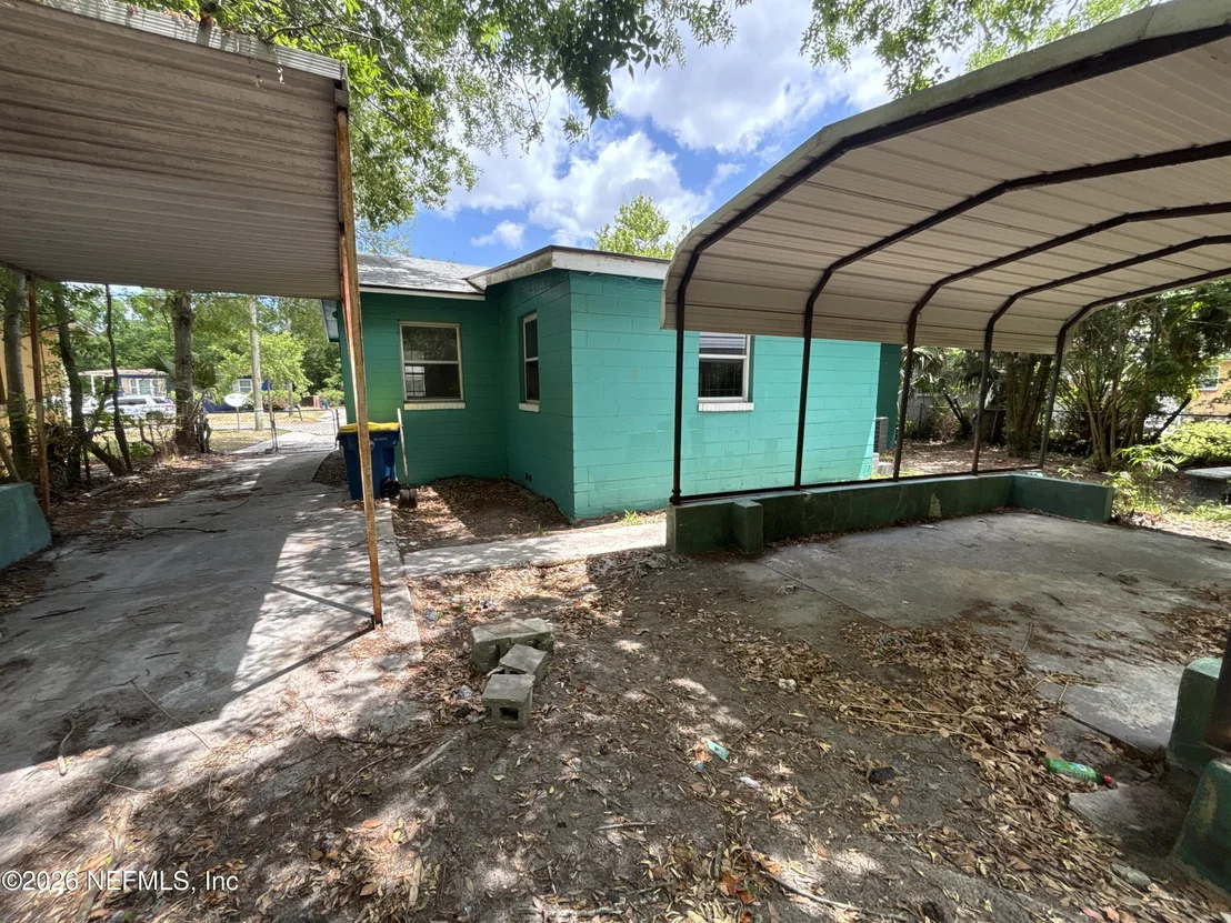 Photo of 5628 BELAFONTE Drive