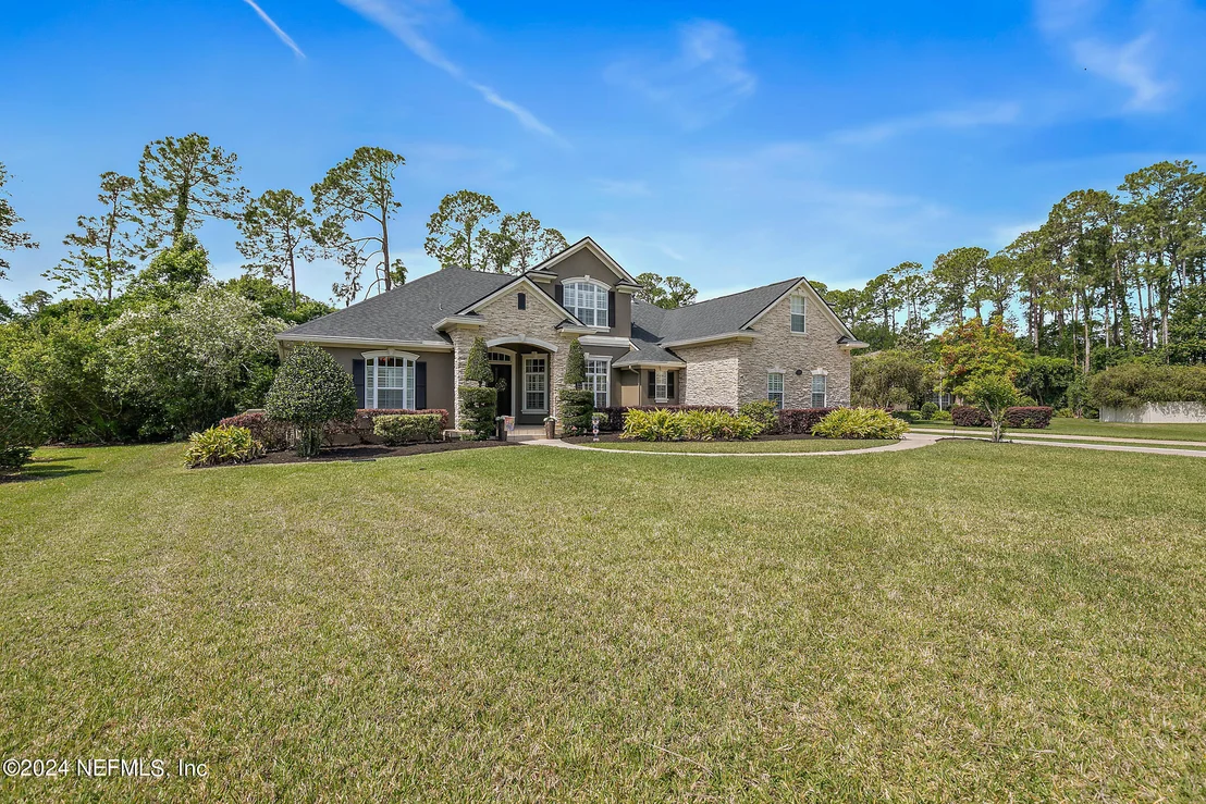 Photo of 329 SUMMERSET Drive