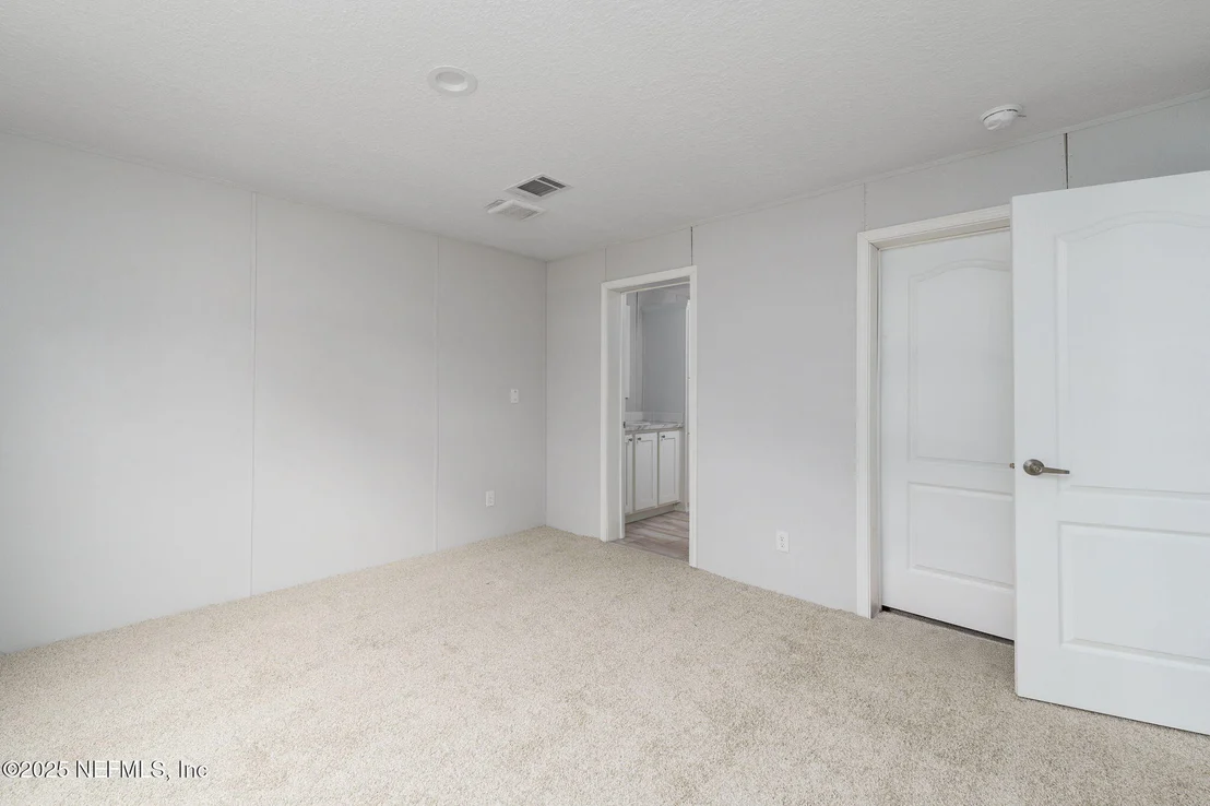 Photo of 128 LAKEVIEW Court
