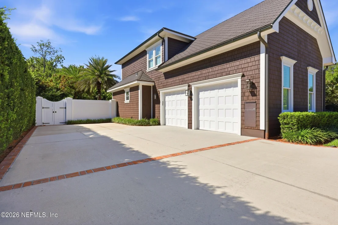 Photo of 1030 MAPLE Lane
