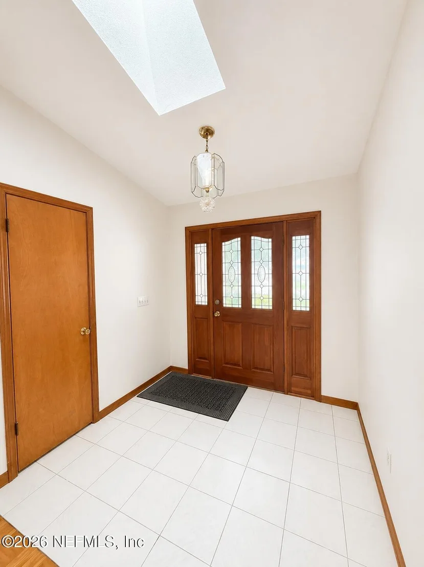 Photo of 6 SURFCREST Street