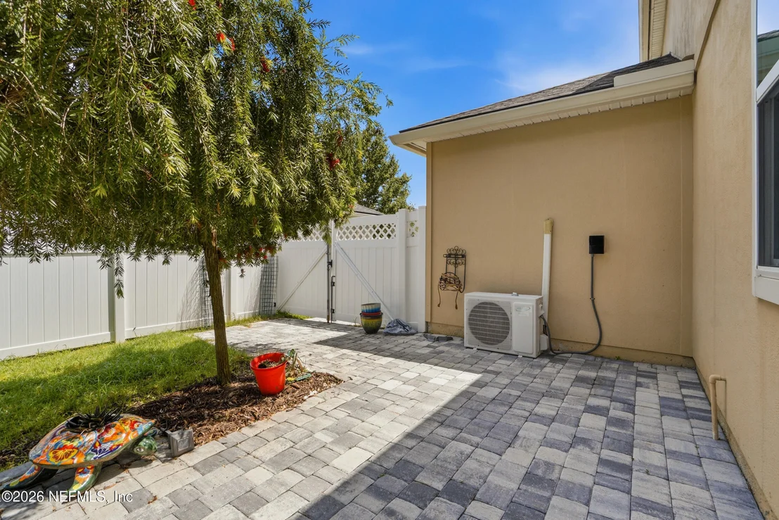 Photo of 605 FORT WILLIAM Drive