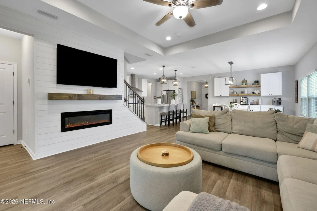 Photo of 98 YARDLEY Court