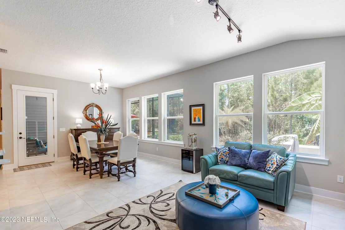 Photo of 309 GLENNEYRE Circle