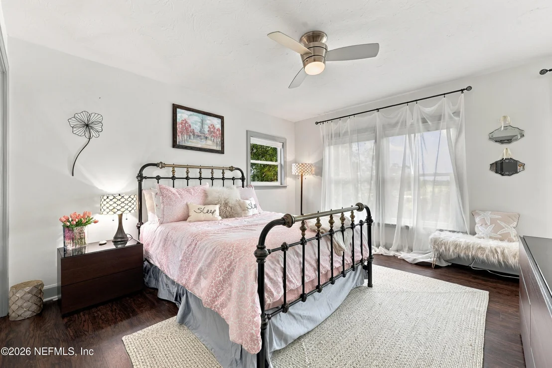 Photo of 500 TURNBERRY Lane