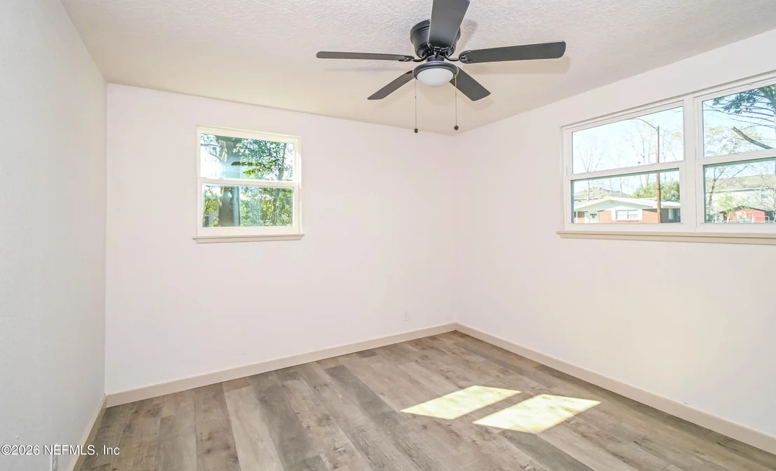 Photo of 406 BARBARA Circle