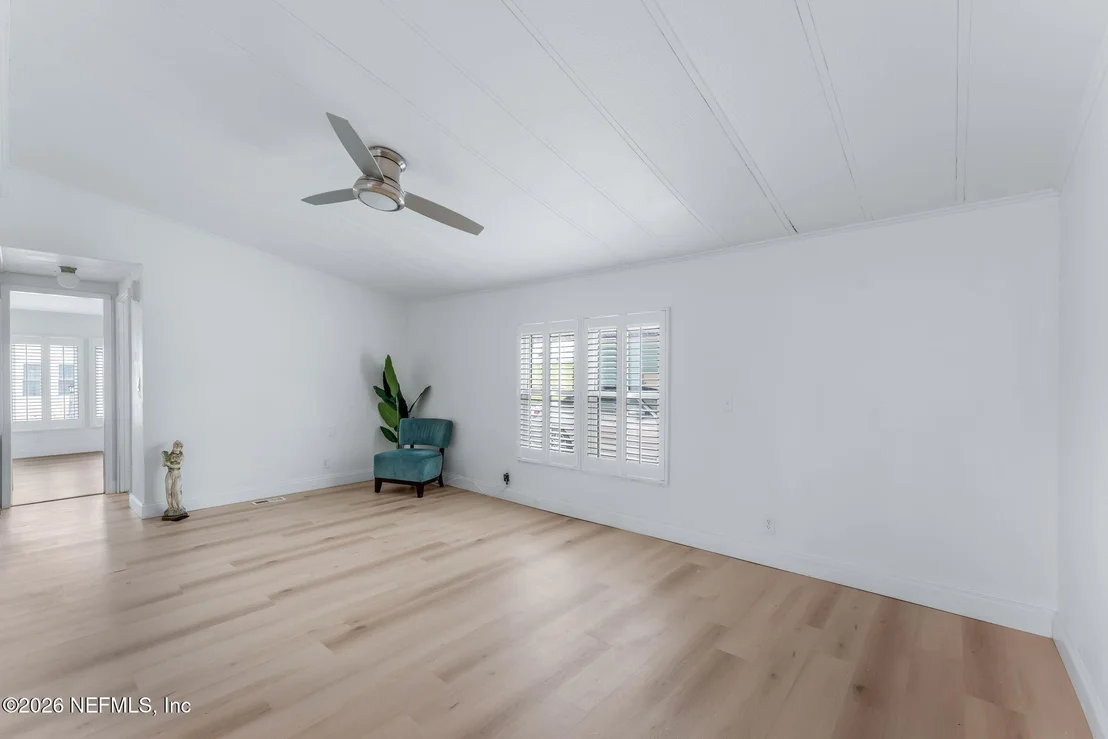Photo of 264 SEABREEZE Drive