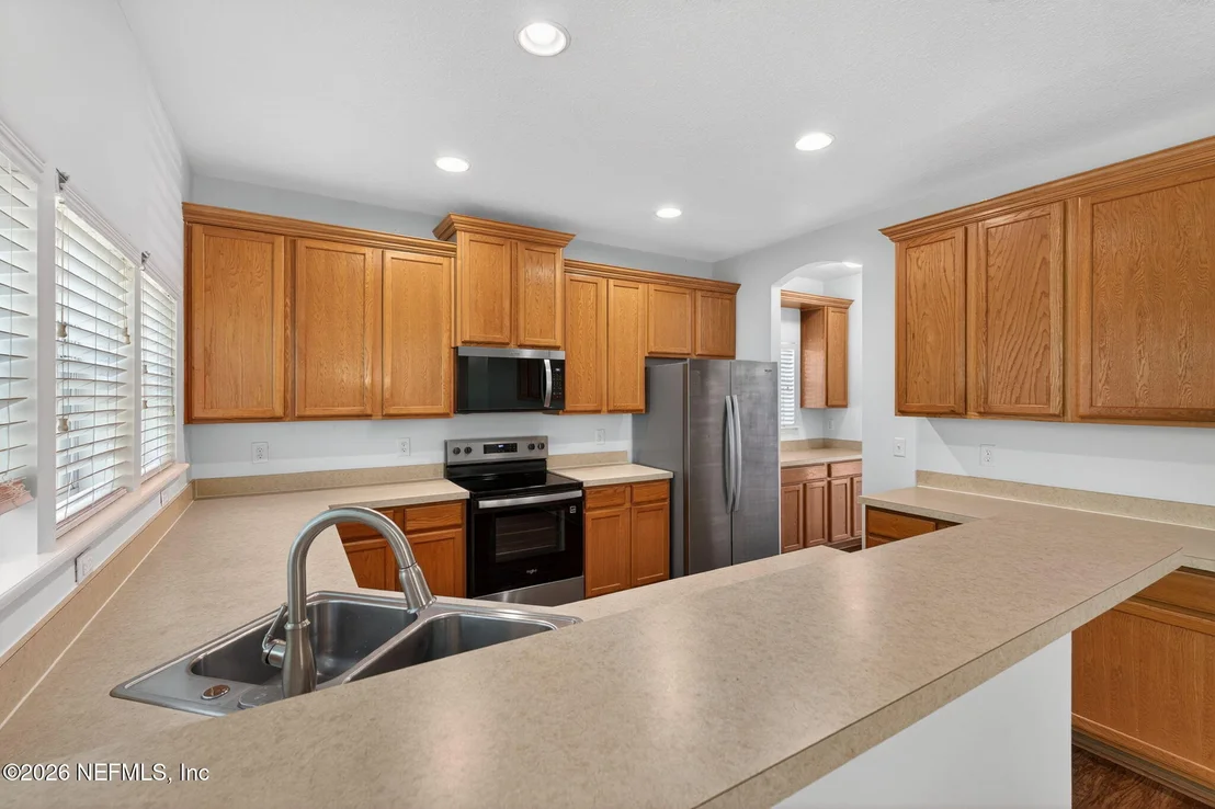 Photo of 304 N HIDDEN TREE Drive