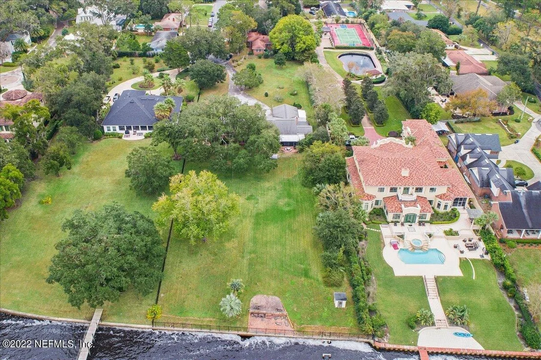 Photo of 1348 BAYLOR Lane