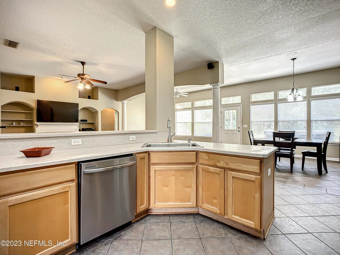 Photo of 914 GARRISON Drive