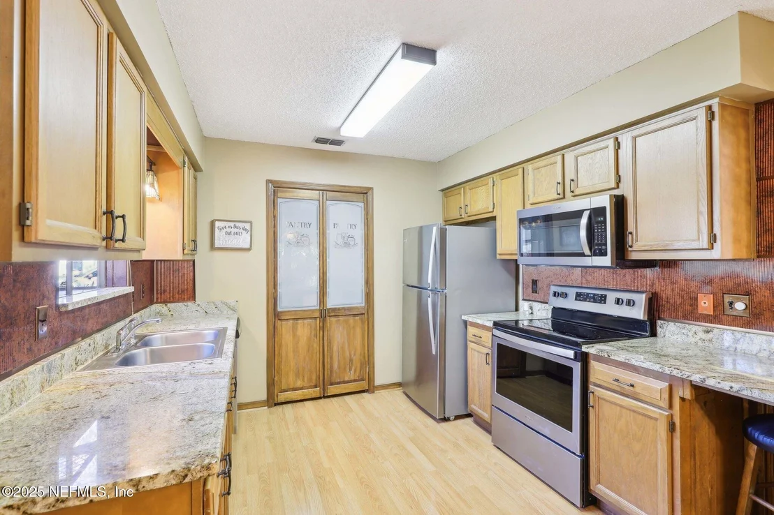 Photo of 10744 HEARTHSTONE Drive